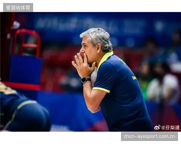 吉马良斯将成为巴西中场防守关键,他的扫荡能力决定球队防线身前屏障硬度。 吉马良斯将成为巴西中场防守关键,他的扫荡能力决定球队防线身前屏障硬度。
